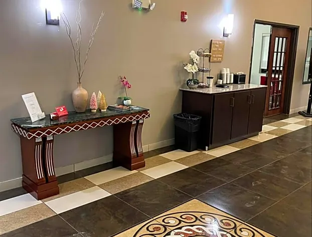 Red Roof Inn & Suites Detroit-Melvindale/ Dearborn hotel detail image 3