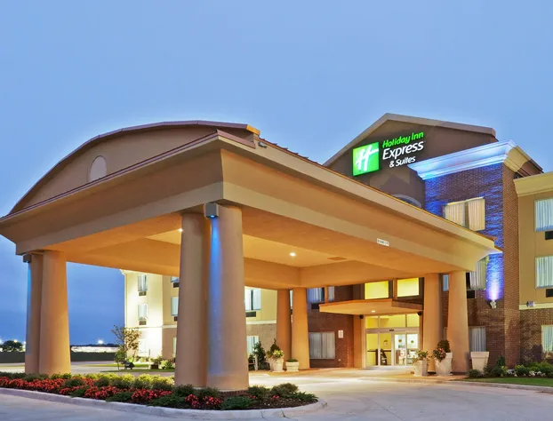 Holiday Inn Express Hotel & Suites Pauls Valley by IHG hotel detail image 1