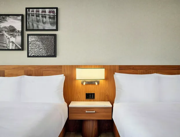 Ômage Hotel, Montreal Laval, a Tribute Portfolio Hotel hotel detail image 4