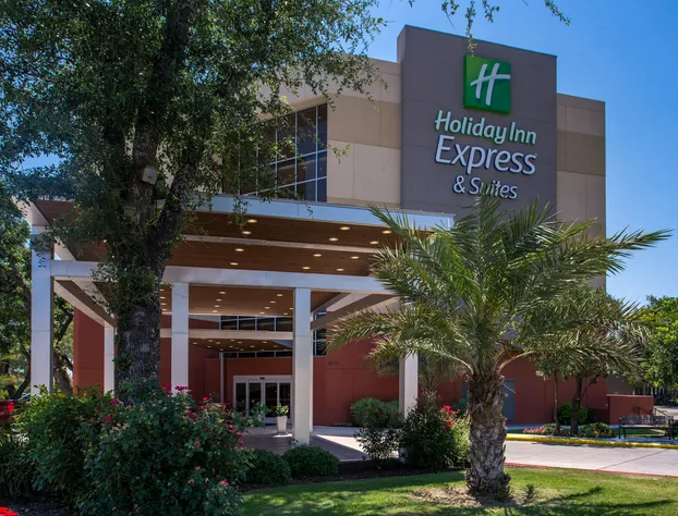 Holiday Inn Express & Suites San Antonio Medical-Six Flags by IHG hotel detail image 3