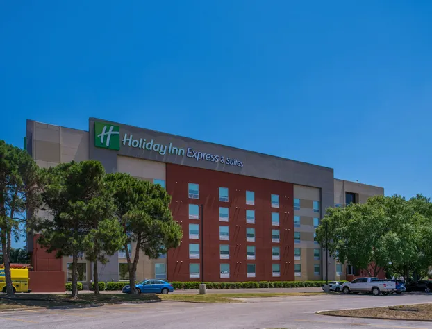Holiday Inn Express & Suites San Antonio Medical-Six Flags by IHG hotel detail image 4