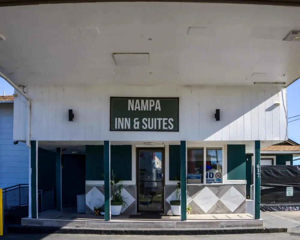 Nampa Inn & Suites hotel hero