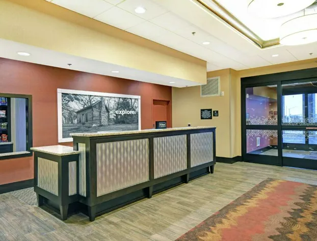 Hampton Inn & Suites Milwaukee/Franklin hotel detail image 1