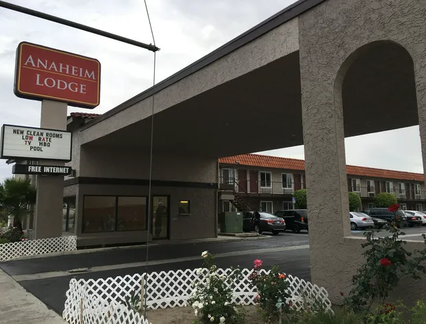 Anaheim Lodge hotel detail image 1