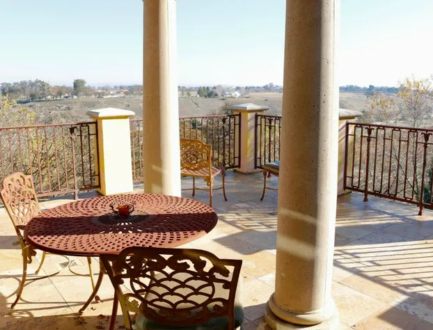 CaliPaso Winery hotel detail image 4