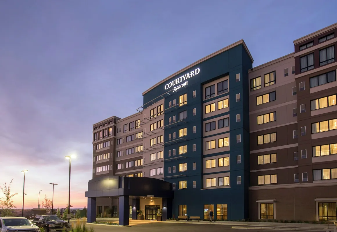 Courtyard by Marriott Calgary South hotel hero
