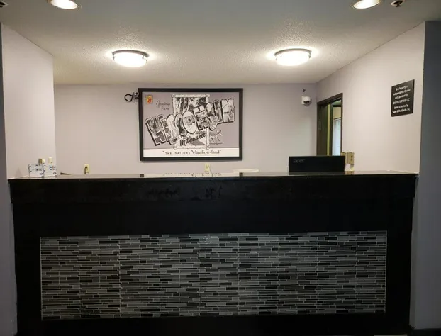 Super 8 by Wyndham Milwaukee Airport hotel detail image 2