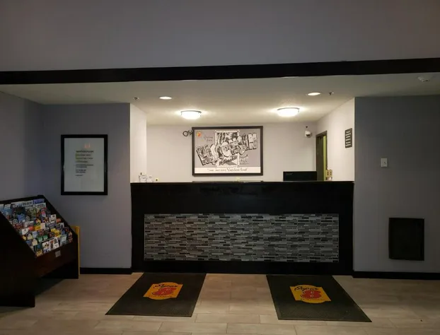 Super 8 by Wyndham Milwaukee Airport hotel detail image 3