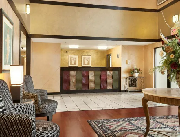 Super 8 by Wyndham Milwaukee Airport hotel detail image 4