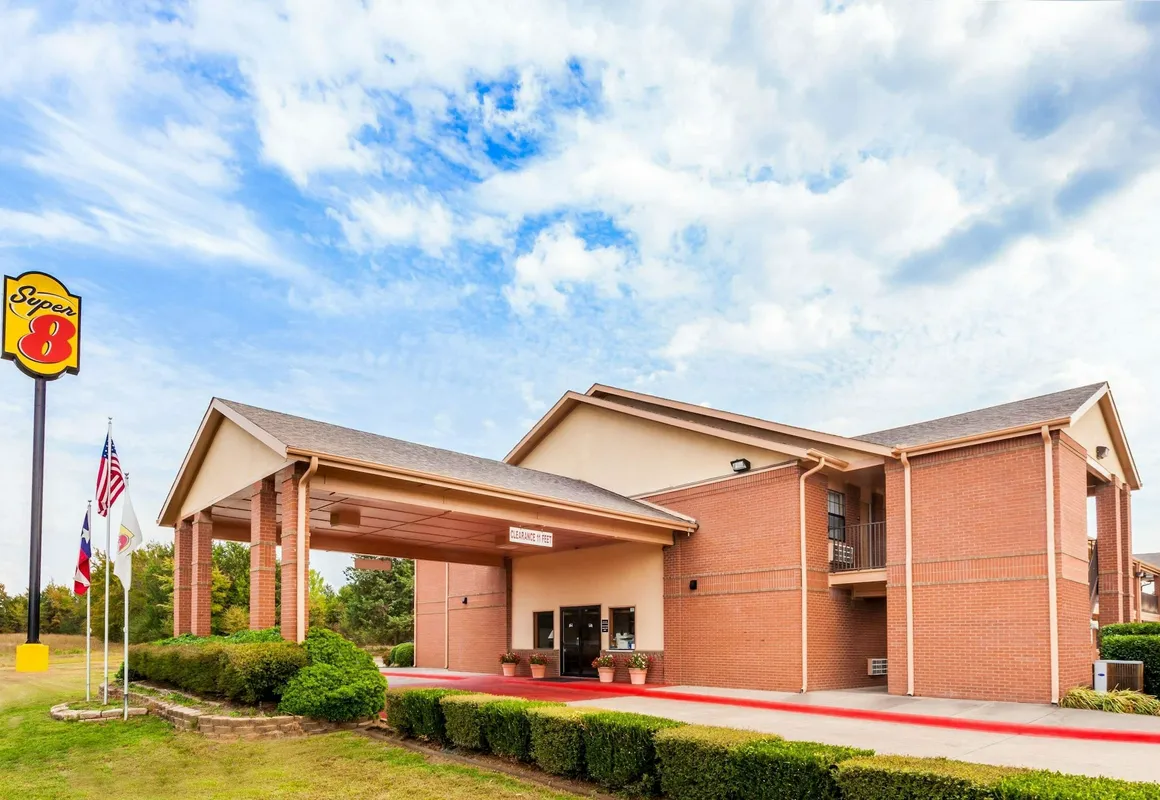 Super 8 by Wyndham Mount Vernon hotel hero