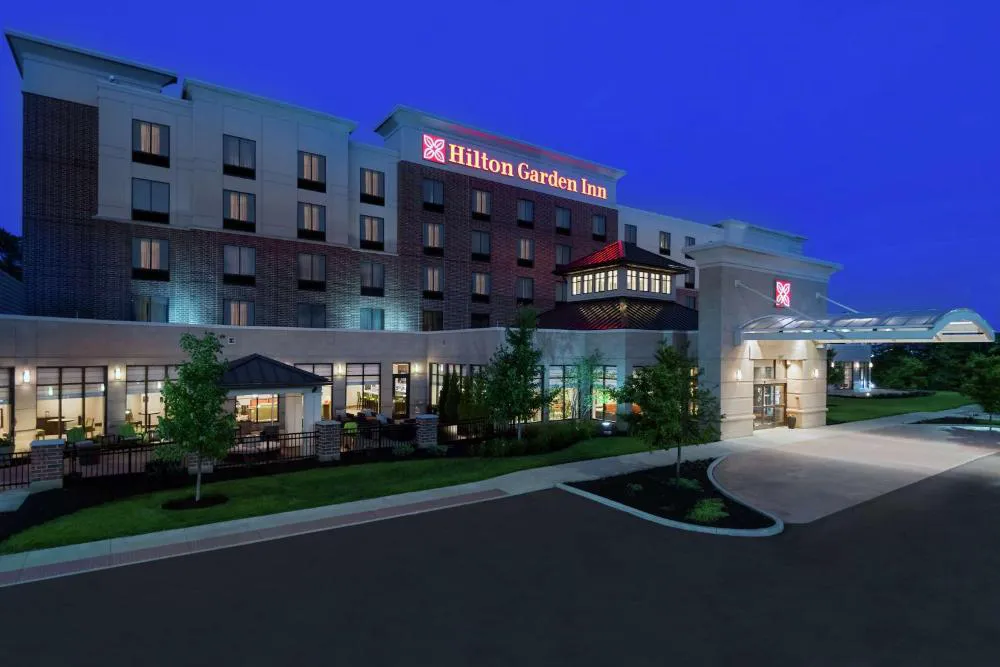 Hilton Garden Inn Akron hotel hero