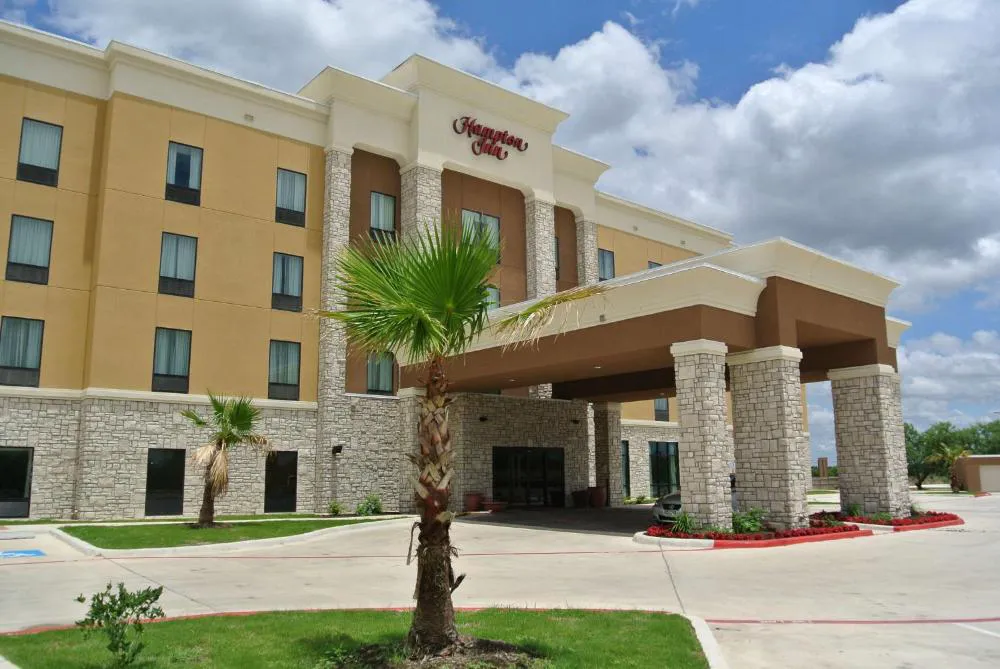 Hampton Inn Carrizo Springs hotel hero
