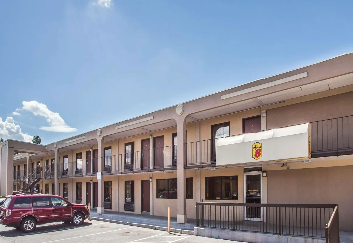 Super 8 by Wyndham Camp Springs/Andrews AFB DC Area hotel hero