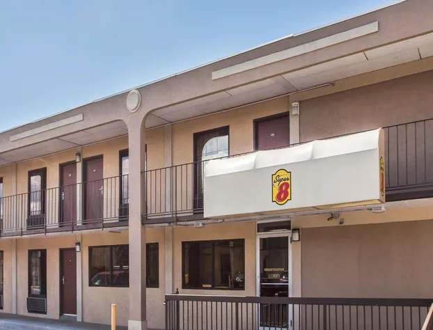 Super 8 by Wyndham Camp Springs/Andrews AFB DC Area hotel detail image 1