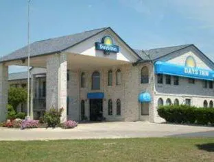 Days Inn by Wyndham San Antonio hotel detail image 2