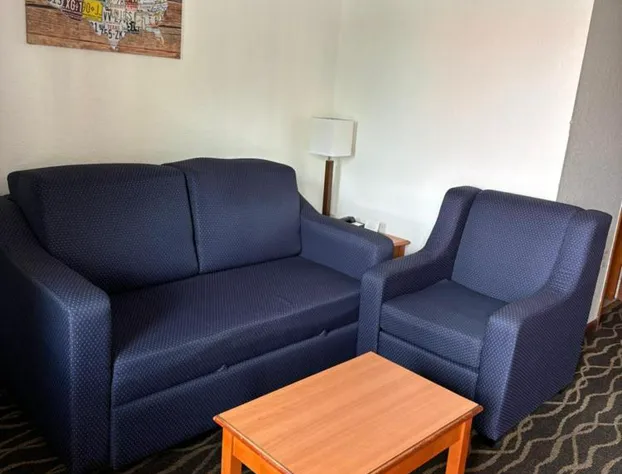 Econo Lodge Inn & Suites Albany North hotel detail image 1