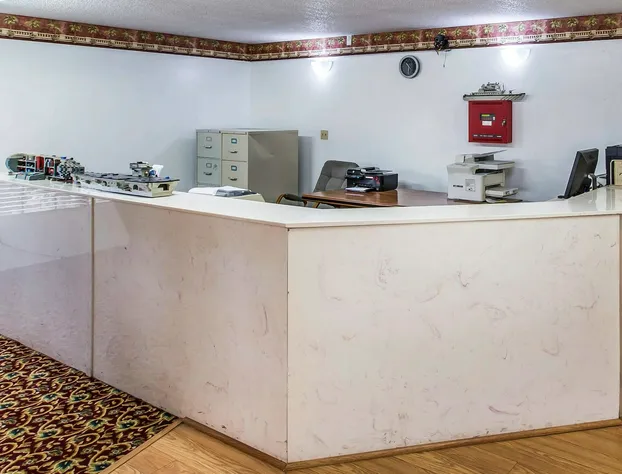 Econo Lodge Inn & Suites Albany North hotel detail image 1