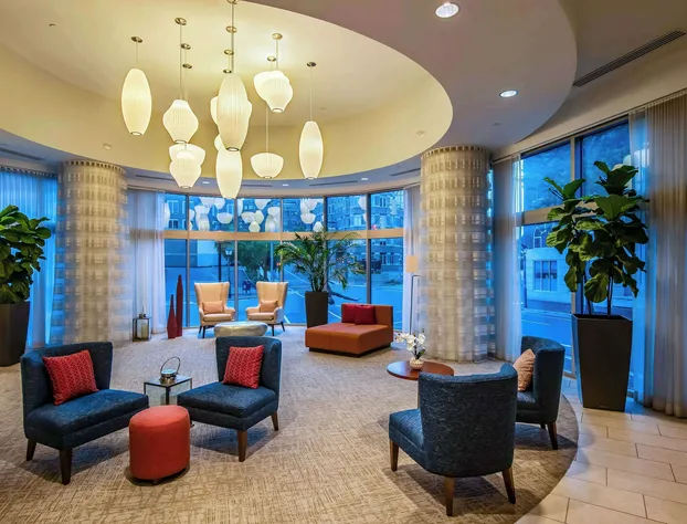 Hilton Garden Inn Alexandria Old Town National Harbor hotel detail image 1