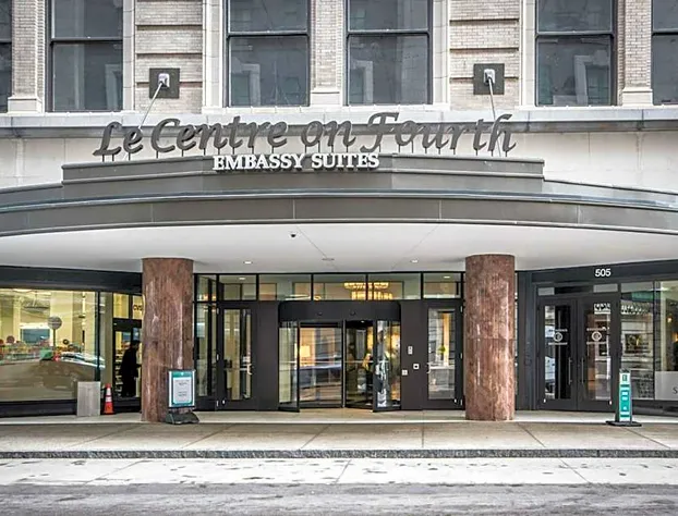Embassy Suites Louisville Downtown hotel detail image 4