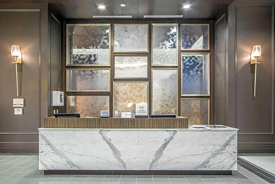 Embassy Suites Louisville Downtown hotel hero