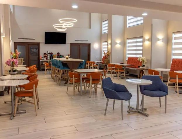 Hampton Inn & Suites Denton hotel detail image 3