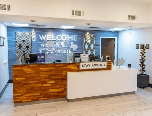 Hampton Inn & Suites Denton hotel detail image 2