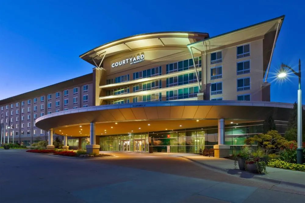 Courtyard by Marriott Omaha La Vista hotel hero