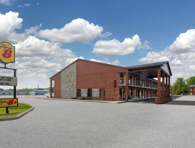 Super 8 by Wyndham Sandusky hotel detail image 1