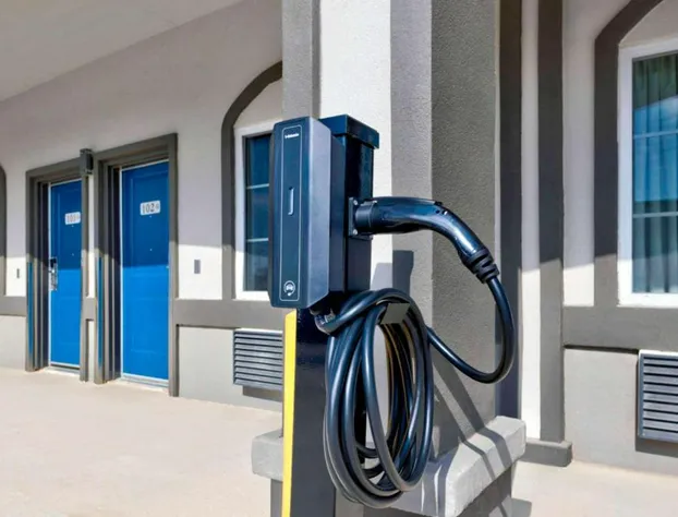 Studio 6 Pleasanton, TX hotel detail image 3