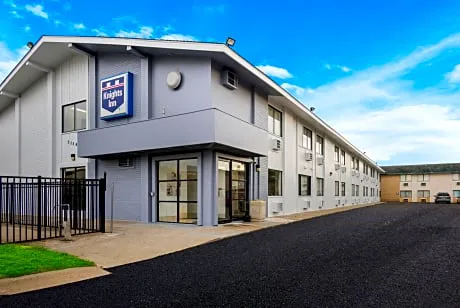 Knights Inn Grand Rapids hotel detail image 3