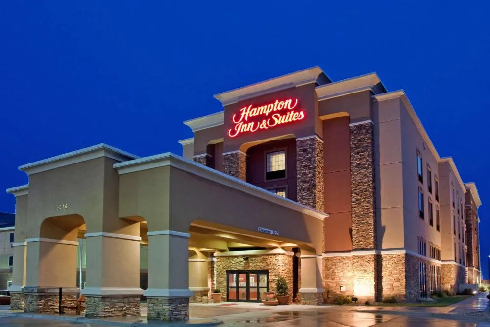 Hampton Inn & Suites Aberdeen hotel hero