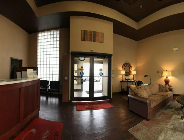 Econo Lodge Black Hills hotel detail image 3