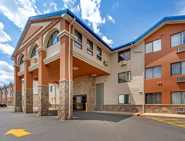 Econo Lodge Black Hills hotel detail image 1