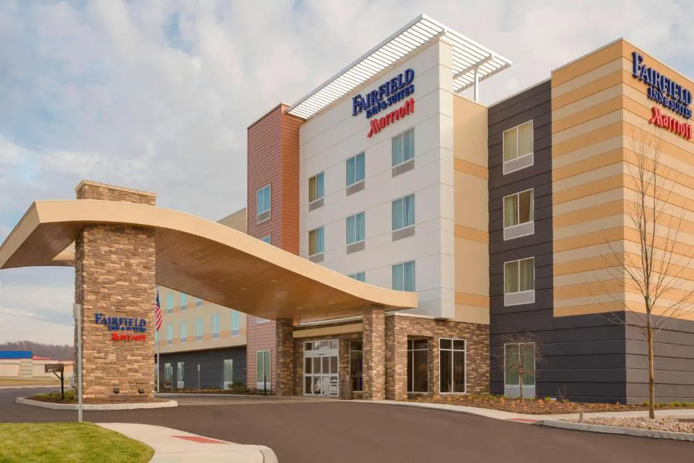 Fairfield Inn & Suites Pittsburgh Airport/Robinson Township hotel hero