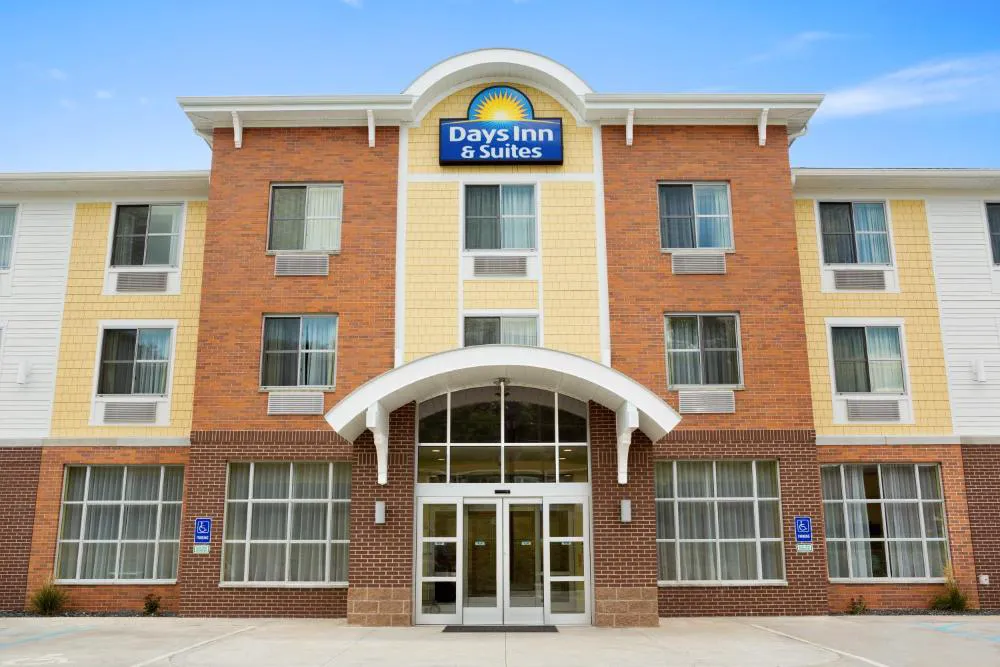 Days Inn & Suites by Wyndham Caldwell hotel hero