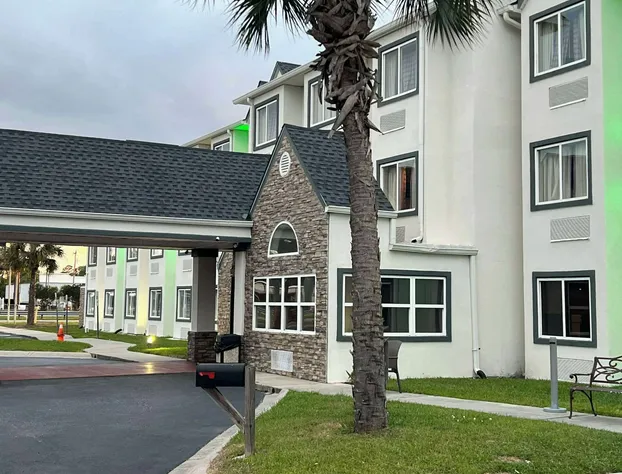 Quality Inn & Suites Myrtle Beach near Outlets hotel detail image 2