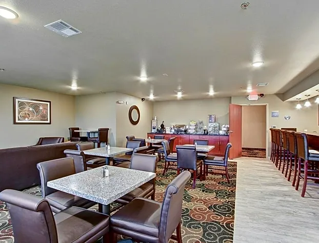 Cobblestone Hotel & Suites – Pulaski/Green Bay hotel detail image 4