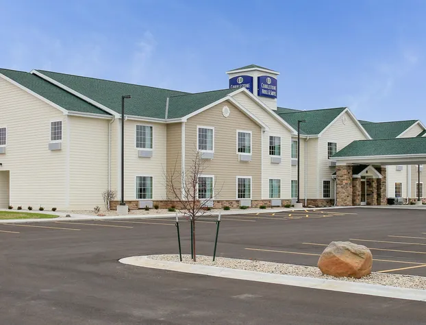 Cobblestone Hotel & Suites – Pulaski/Green Bay hotel detail image 1
