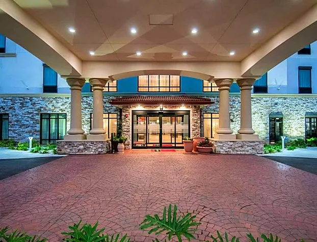 Hampton Inn & Suites Pensacola/I-10 Pine Forest Road hotel detail image 2