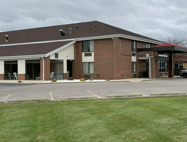 Super 8 by Wyndham Watertown WI hotel detail image 2