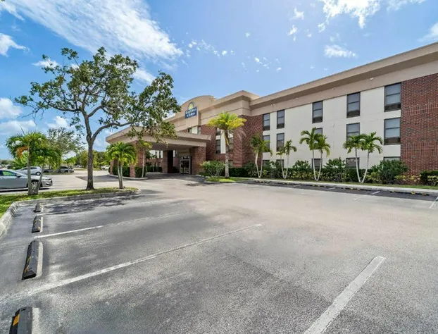Days Inn & Suites by Wyndham Fort Myers Near JetBlue Park hotel detail image 4