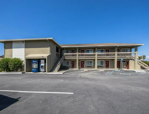 Coastal Valley Inn hotel detail image 1