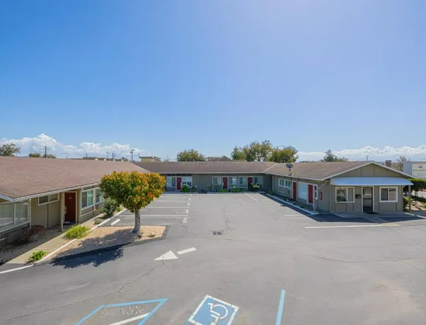 Coastal Valley Inn hotel detail image 3