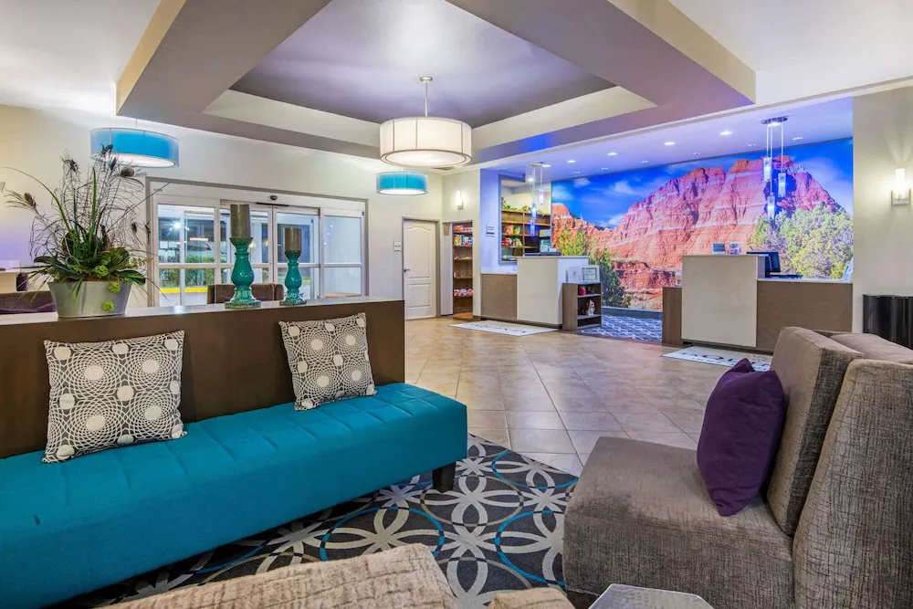 La Quinta Inn & Suites by Wyndham Dumas hotel hero