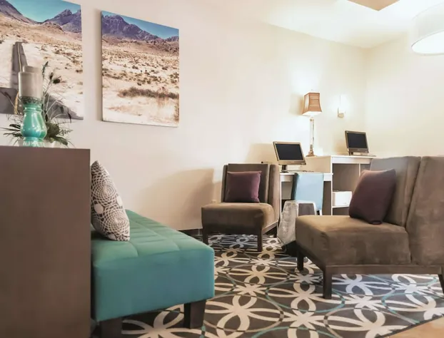 La Quinta Inn & Suites by Wyndham Dumas hotel detail image 1