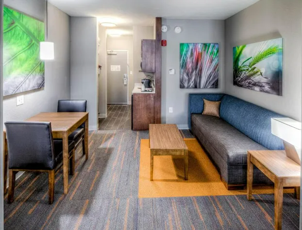 Holiday Inn Express & Suites Cleveland West - Westlake by IHG hotel detail image 2