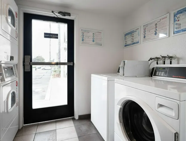 Motel 6 Buena Park, CA - Knotts Berry Farm - Disneyland hotel detail image 4