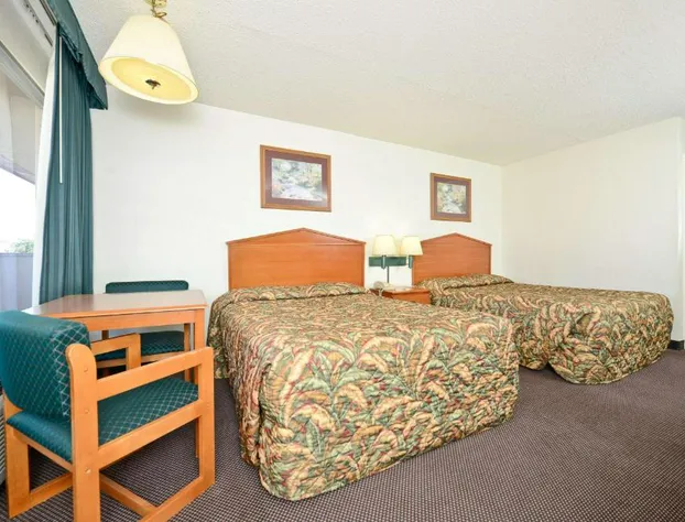 Econo Lodge Oklahoma City Northeast hotel detail image 2