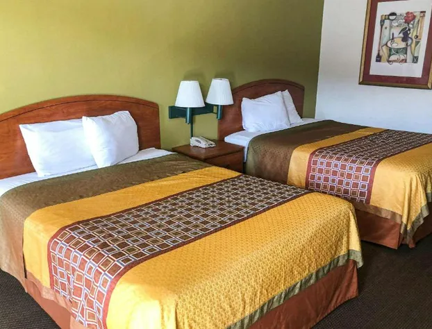 Econo Lodge Oklahoma City Northeast hotel detail image 4