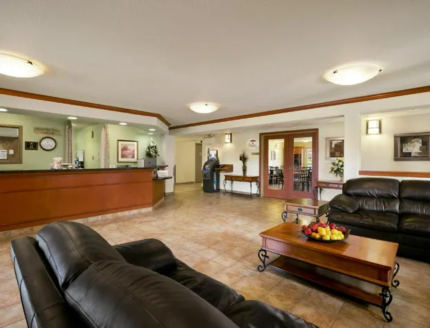 Super 8 by Wyndham Slave Lake AB hotel detail image 1